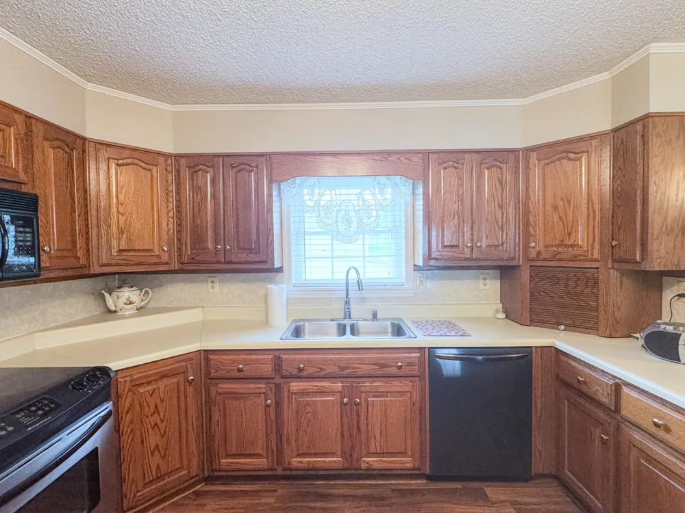 1406 Ellington Dr Lafayette, TN 37083