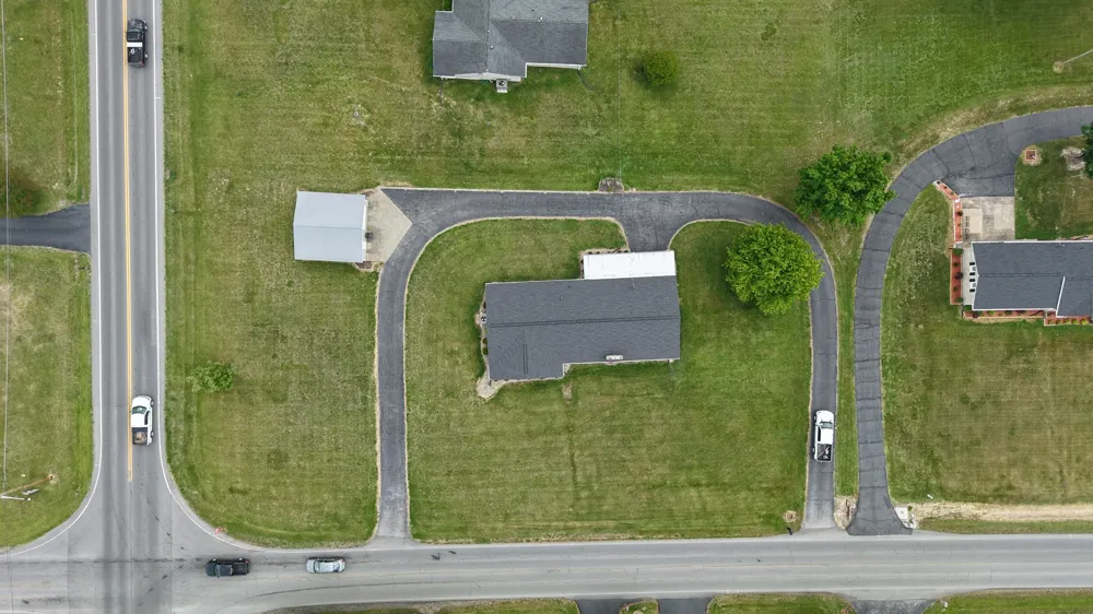 1406 Ellington Dr Lafayette, TN 37083