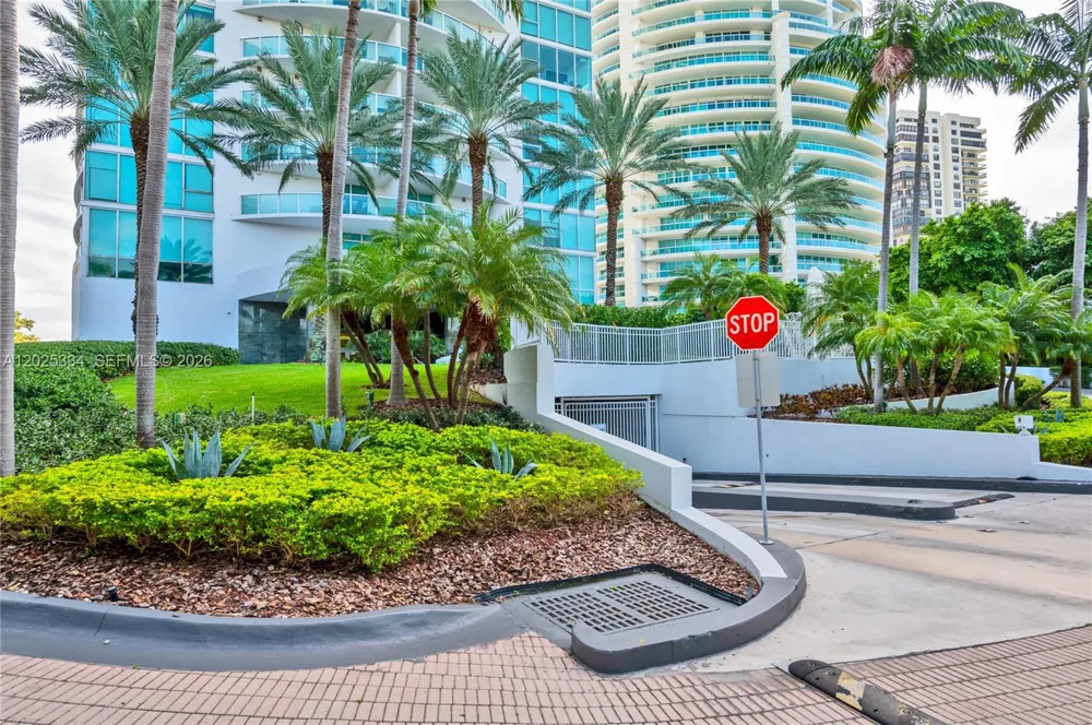2101 Brickell Ave #1104 Miami, FL 33129