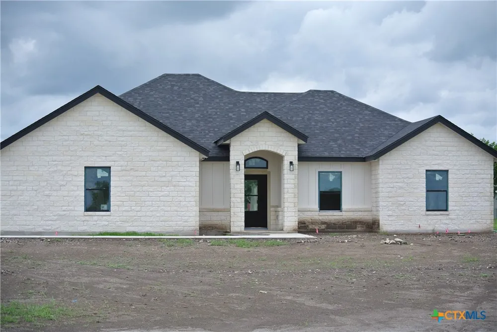 112 Rustic Woods Marion, TX 78124