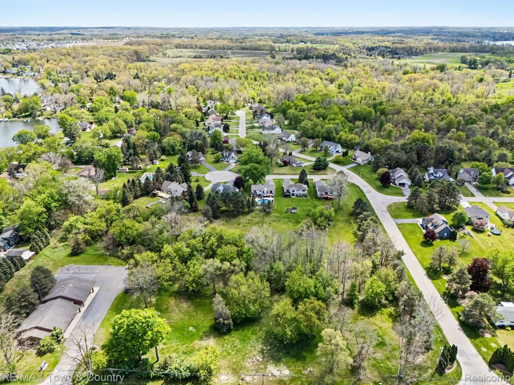Silver Lake Road Road Fenton Charter Township, MI 48451