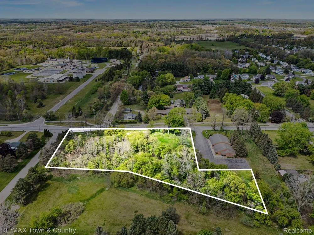 Silver Lake Road Road Fenton Charter Township, MI 48451