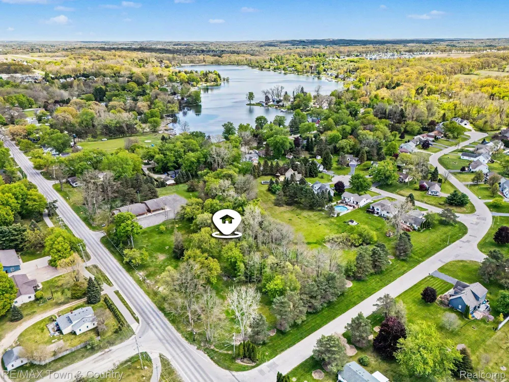 Silver Lake Road Road Fenton Charter Township, MI 48451