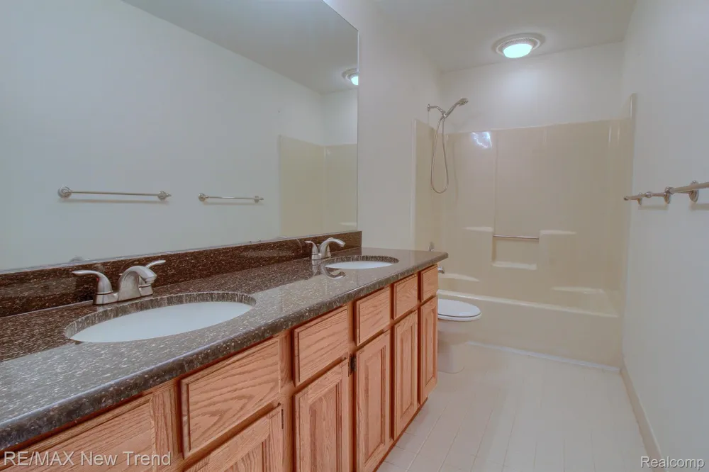 45331 COURTVIEW TRAIL Novi City, MI 48375