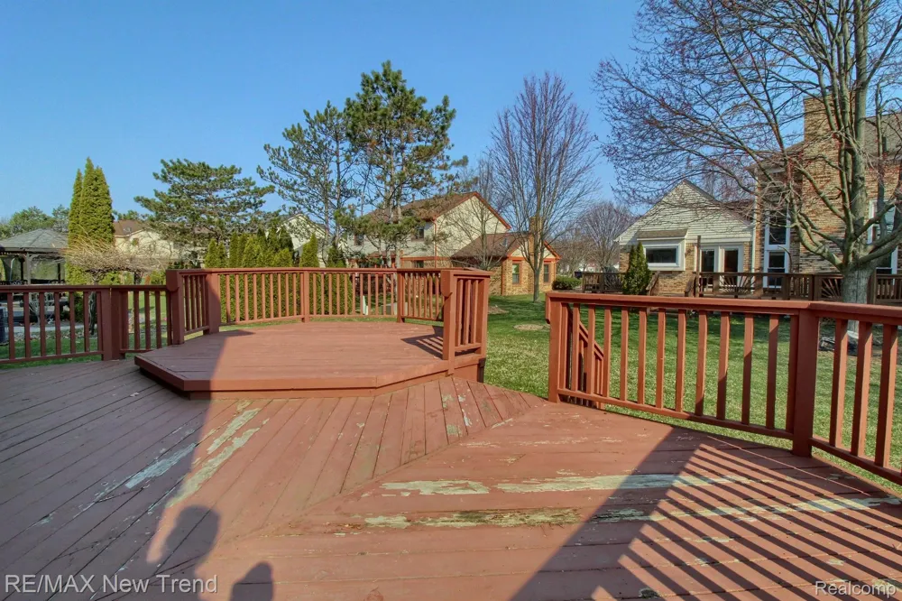 45331 COURTVIEW TRAIL Novi City, MI 48375