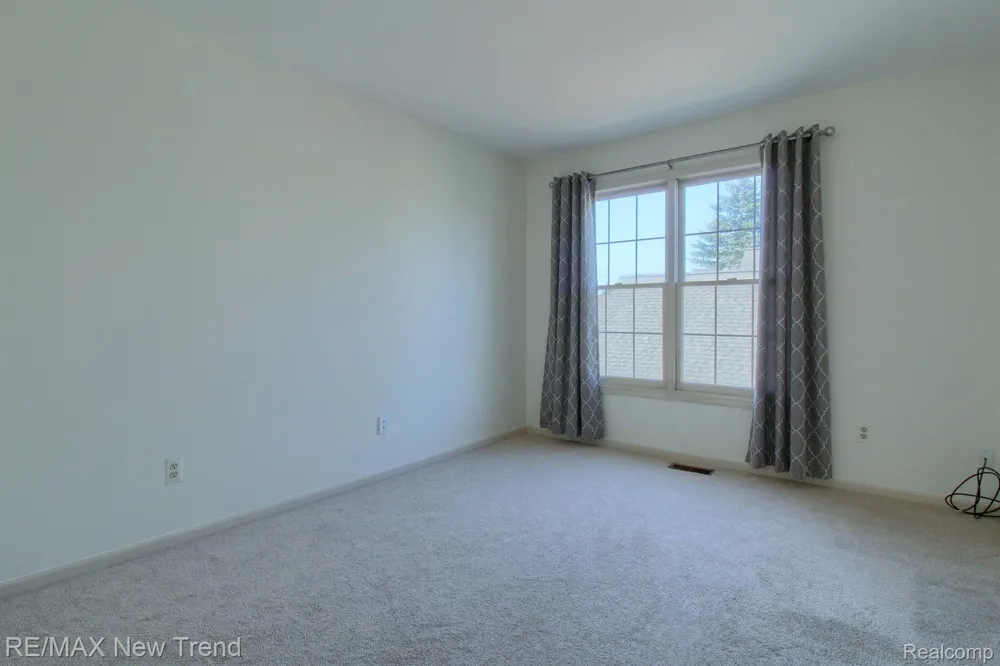 45331 COURTVIEW TRAIL Novi City, MI 48375