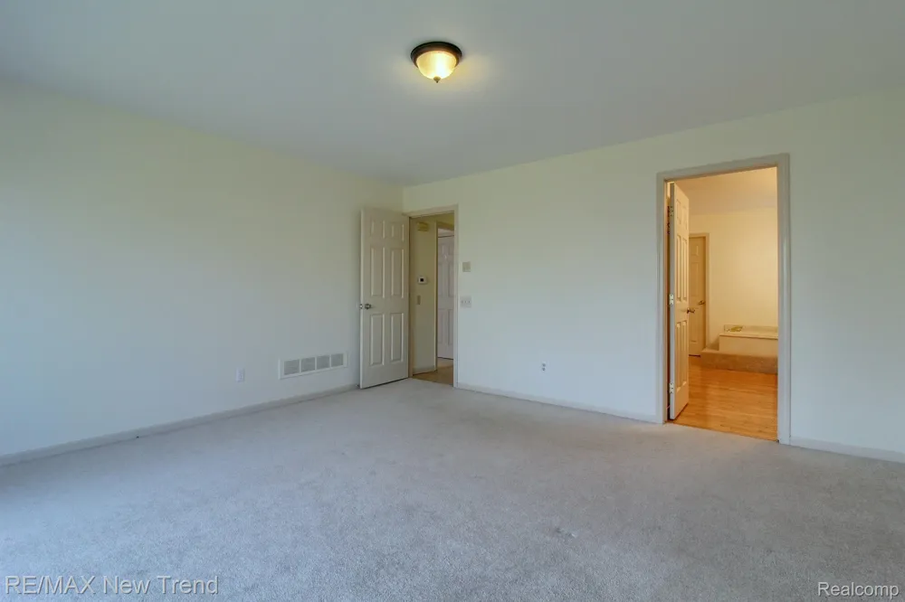 45331 COURTVIEW TRAIL Novi City, MI 48375