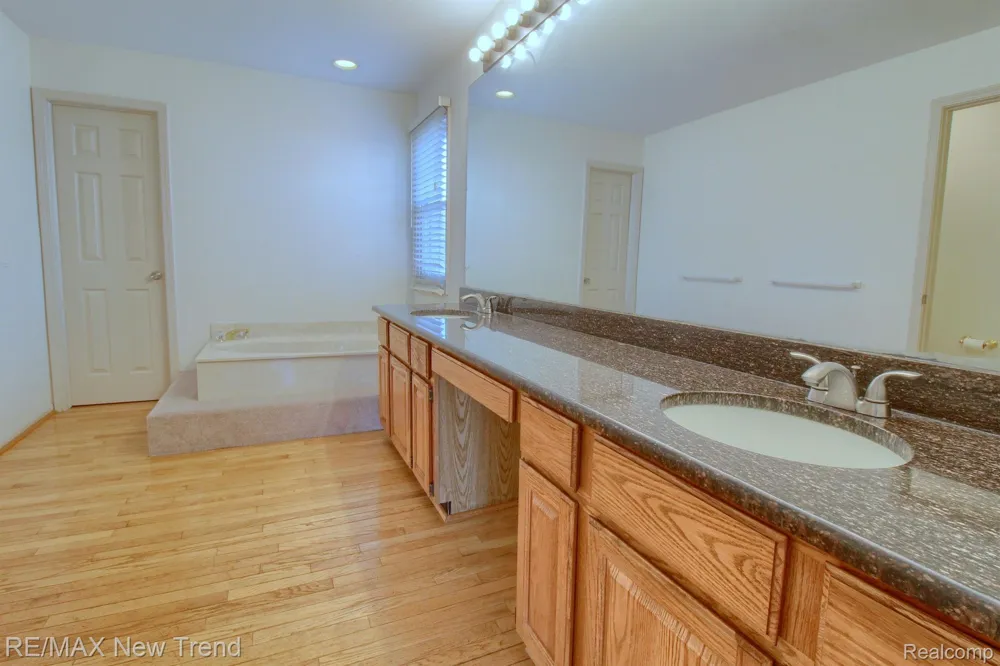 45331 COURTVIEW TRAIL Novi City, MI 48375