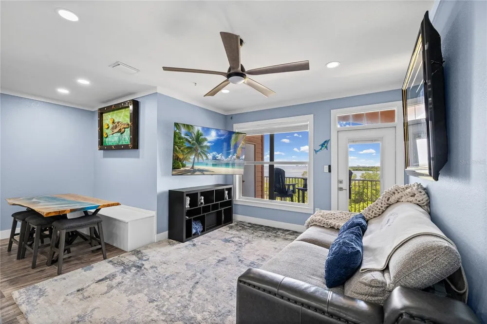 5000 CULBREATH KEY WAY #9-216 Tampa, FL 33611