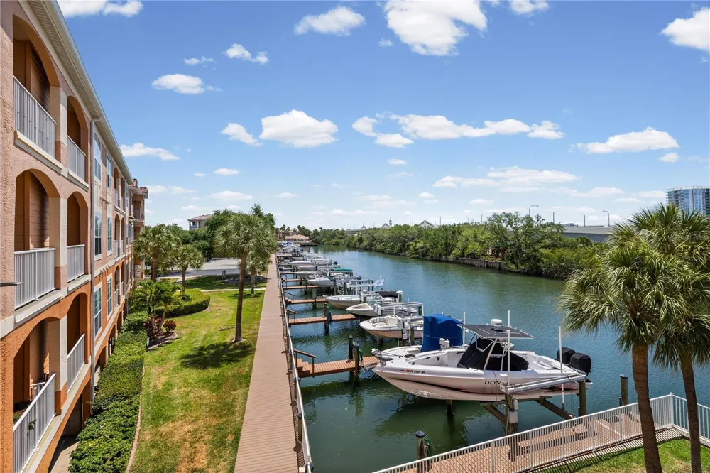 5000 CULBREATH KEY WAY #9-216 Tampa, FL 33611