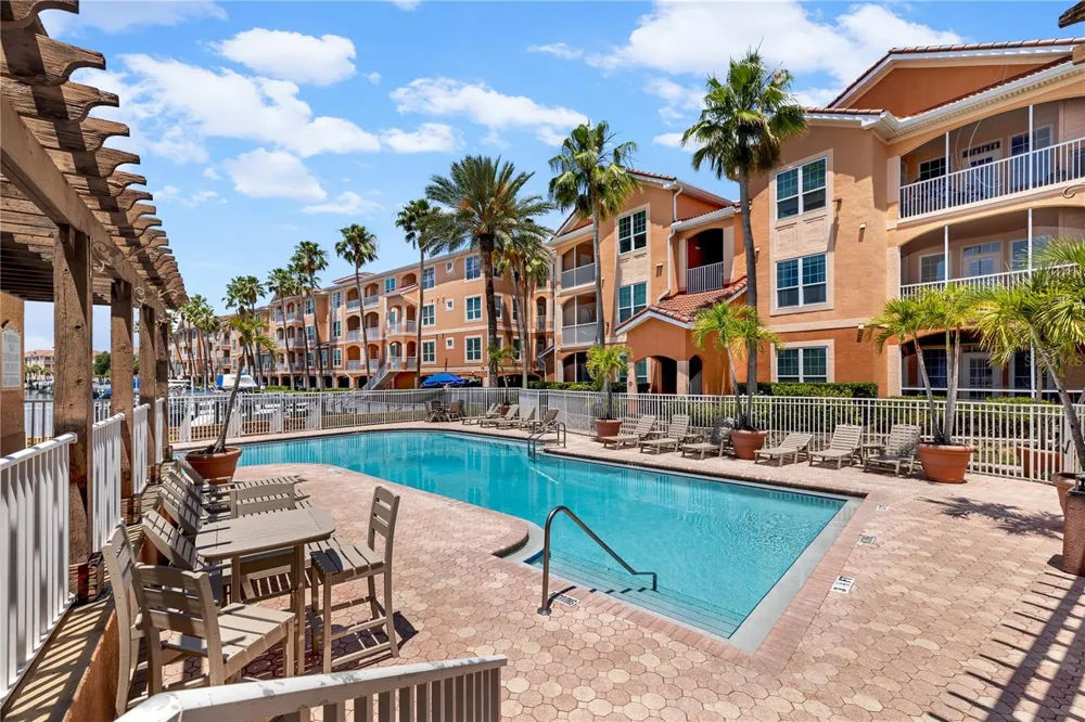 5000 CULBREATH KEY WAY #9-216 Tampa, FL 33611