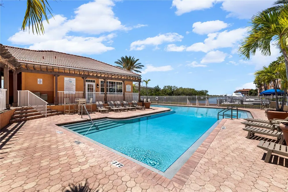 5000 CULBREATH KEY WAY #9-216 Tampa, FL 33611
