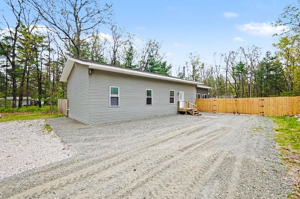 1581 Lone Pine Drive Baldwin, MI 49304