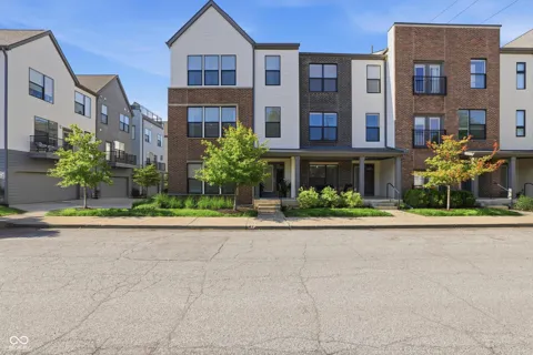 465 E 19th Street
