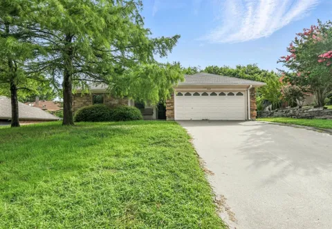 602 Valleyridge Court
