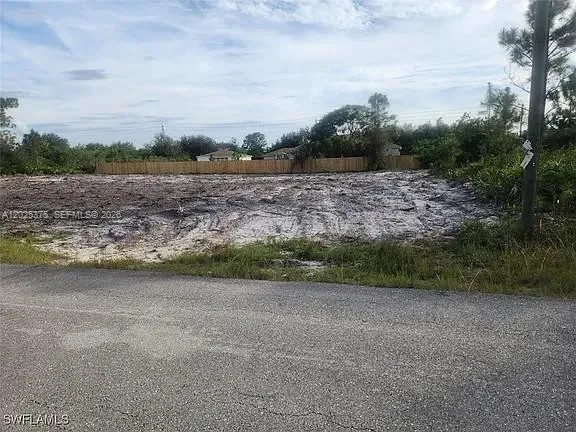 2513 43RD ST W Lehigh Acres, FL 33971