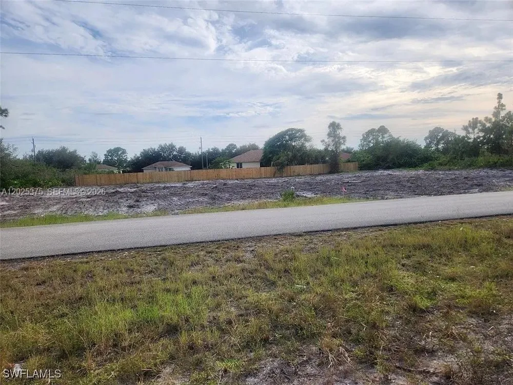 2513 43RD ST W Lehigh Acres, FL 33971