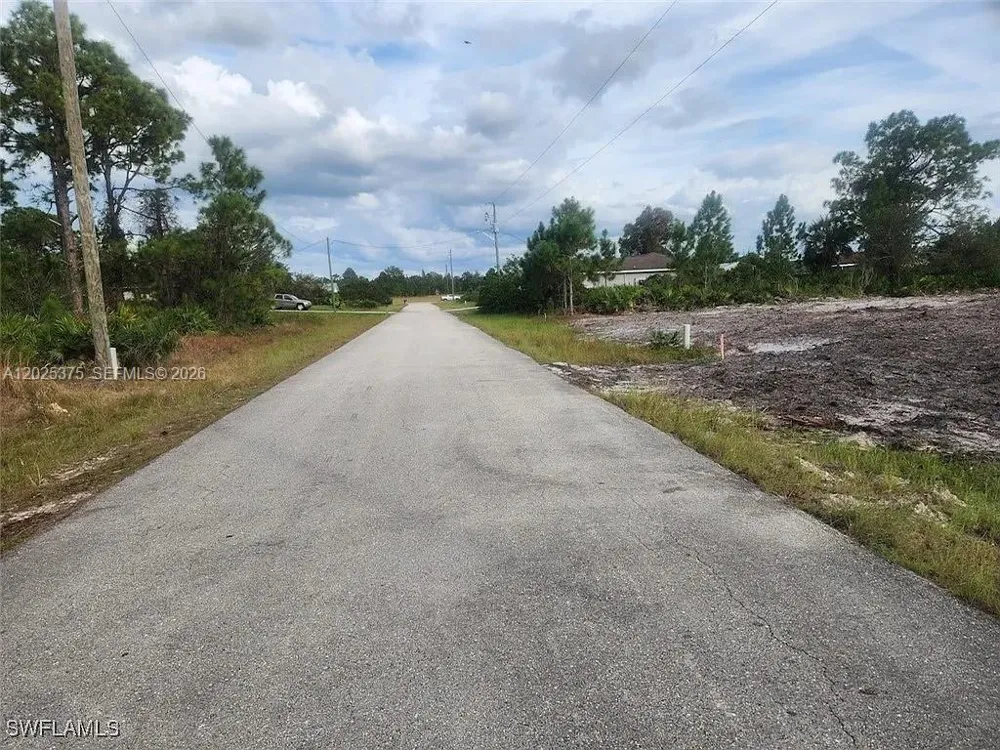2513 43RD ST W Lehigh Acres, FL 33971