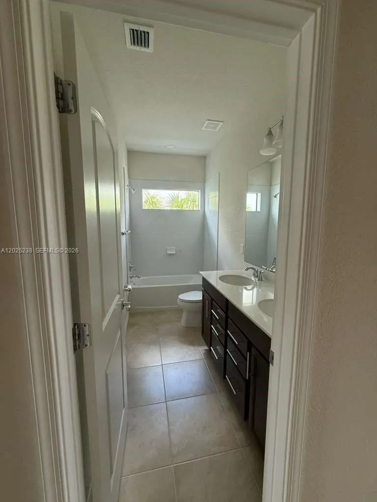 2163 Appleton Cir S Oakland Park, FL 33309