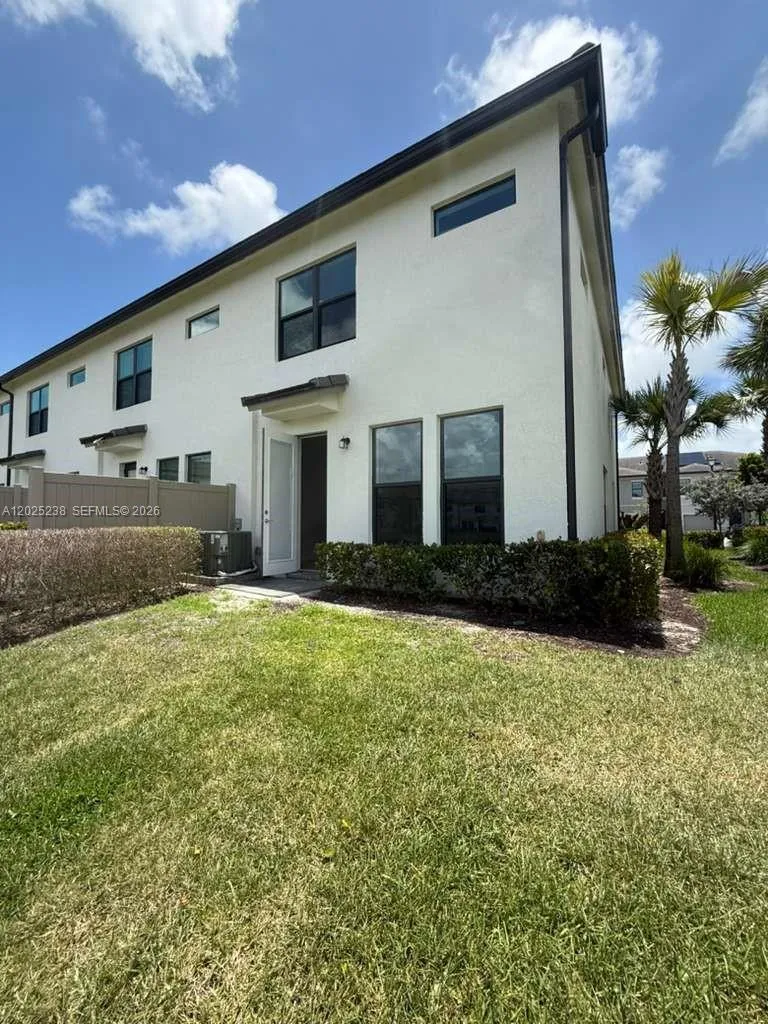 2163 Appleton Cir S Oakland Park, FL 33309