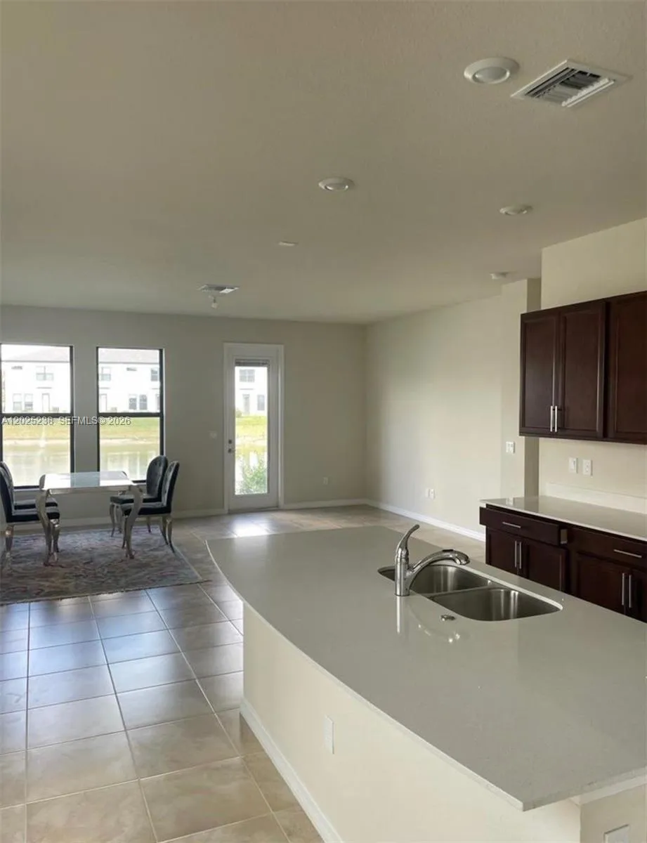 2163 Appleton Cir S Oakland Park, FL 33309