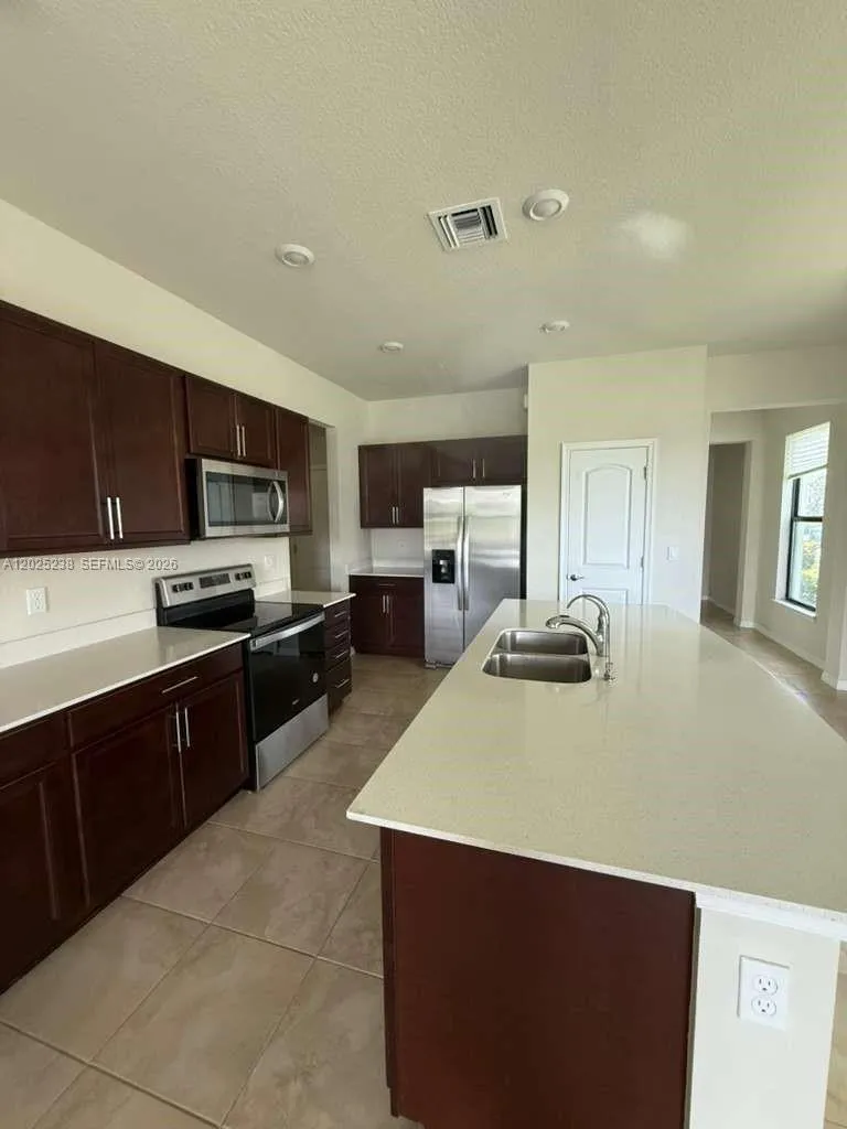 2163 Appleton Cir S Oakland Park, FL 33309