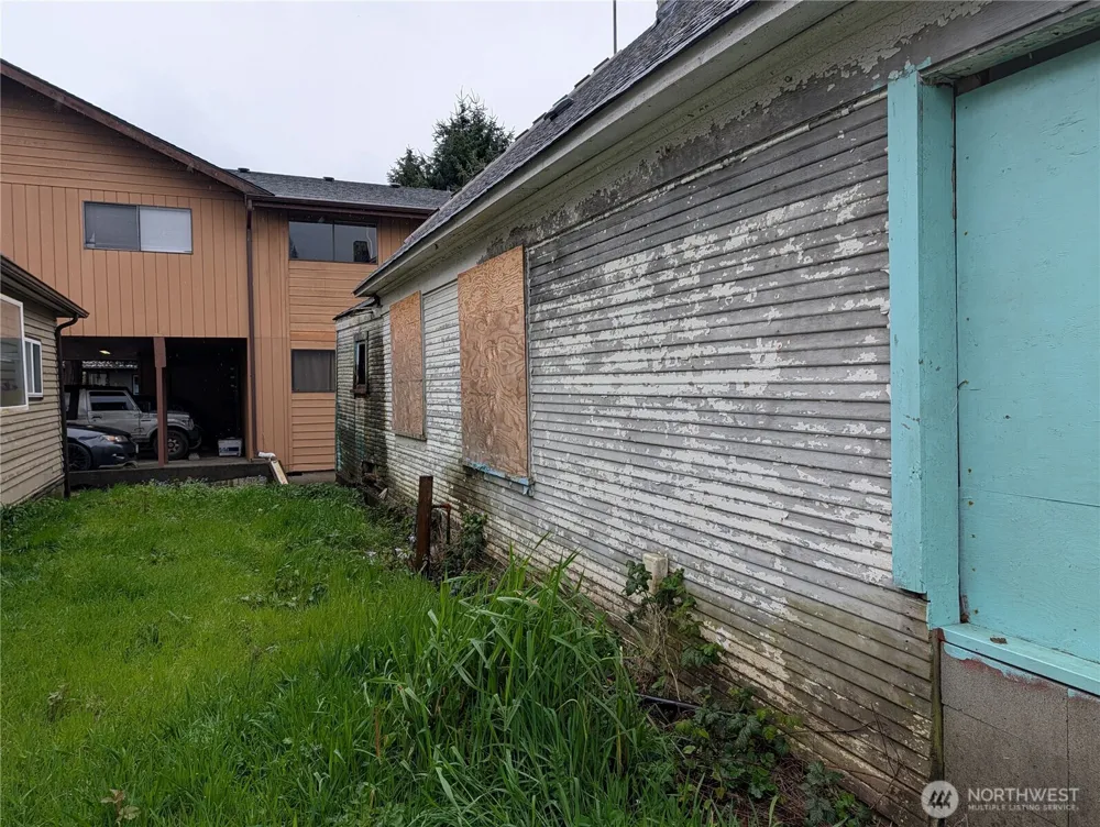 603 6th Street Hoquiam, WA 98550