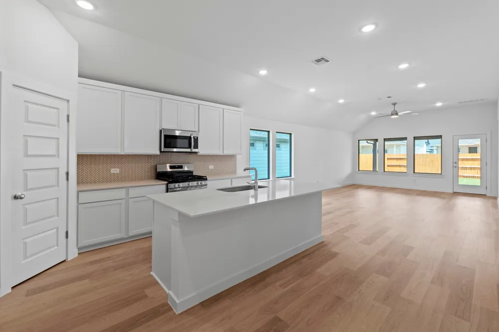 111 Malibu Hutto, TX 78634
