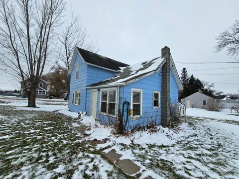 216 Main Street W