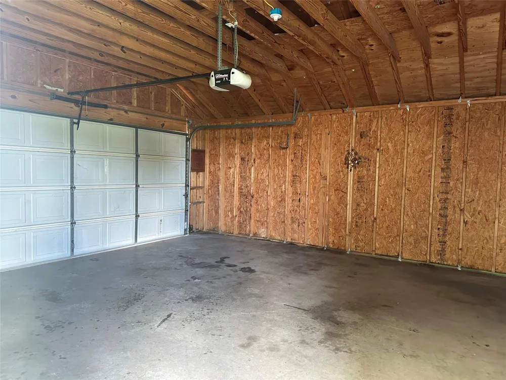 107 W Colorado Sky Street Ellinger, TX 78938