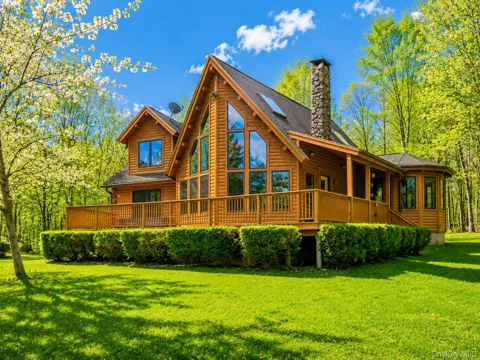 252 Crum Elbow Road