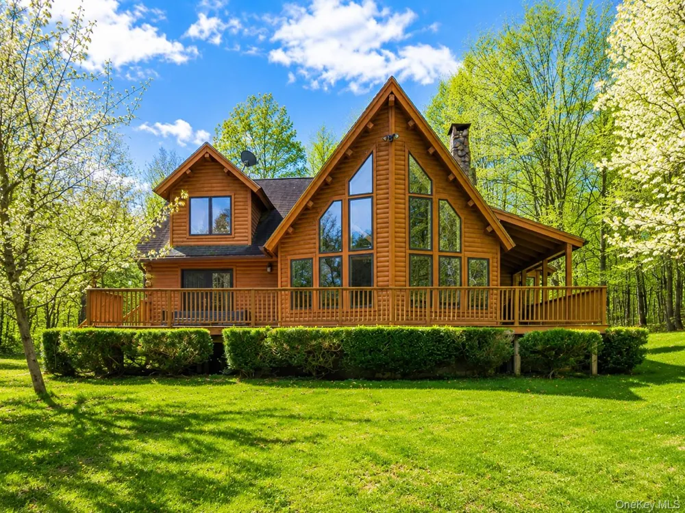 252 Crum Elbow Road Hyde Park, NY 12538