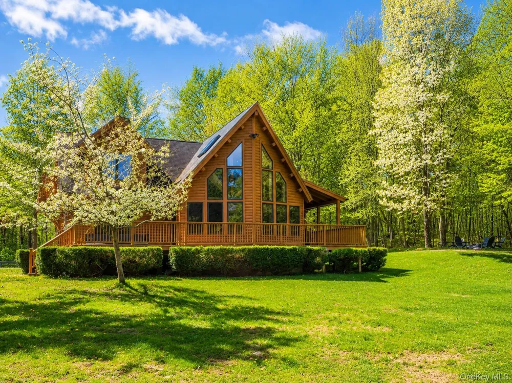 252 Crum Elbow Road Hyde Park, NY 12538