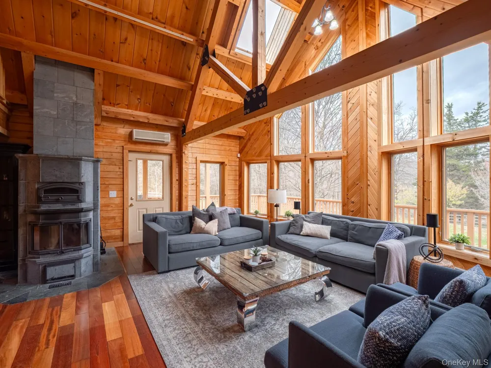 252 Crum Elbow Road Hyde Park, NY 12538