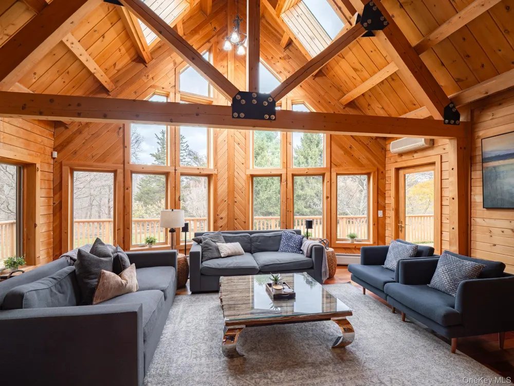 252 Crum Elbow Road Hyde Park, NY 12538