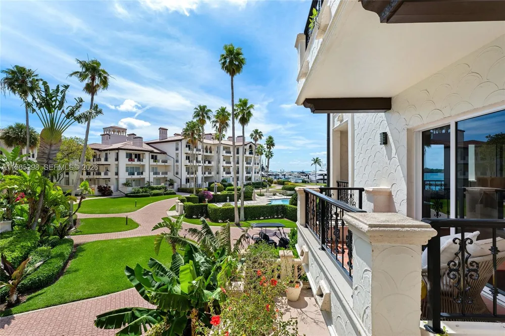 2221 Fisher Island Dr #3201 Miami Beach, FL 33109