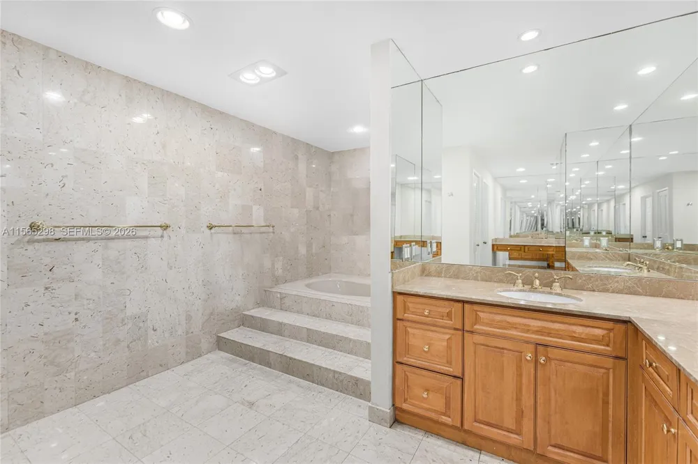 2221 Fisher Island Dr #3201 Miami Beach, FL 33109