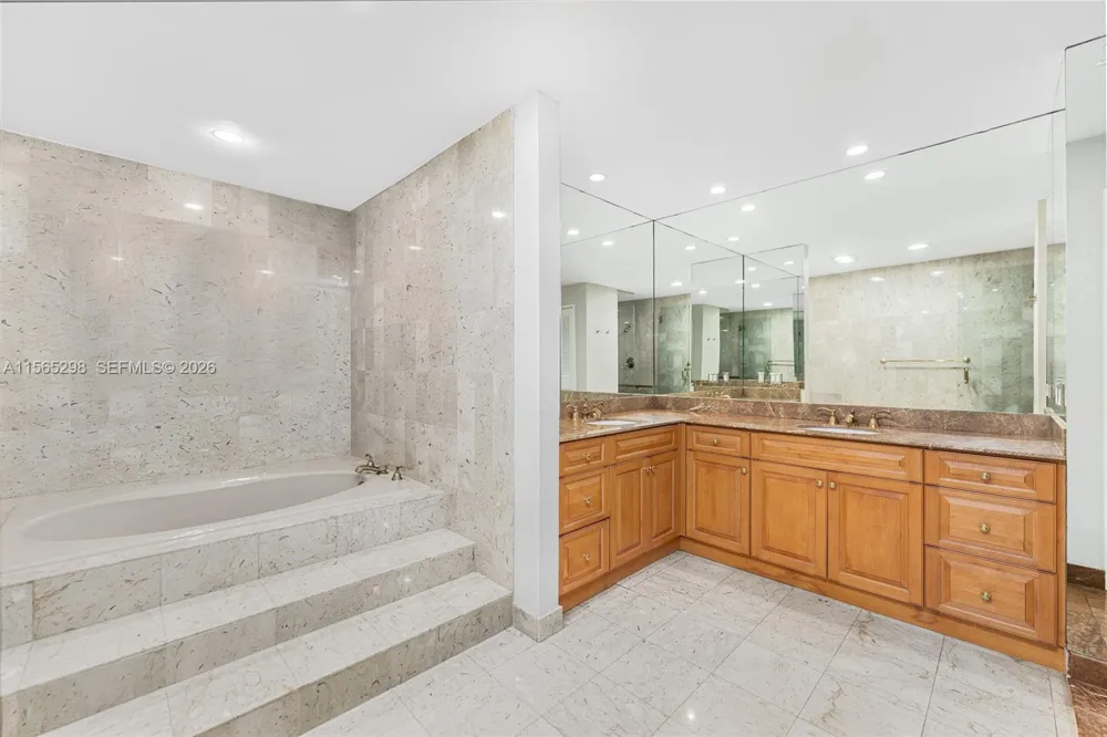 2221 Fisher Island Dr #3201 Miami Beach, FL 33109