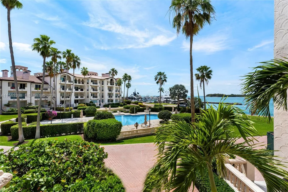 2221 Fisher Island Dr #3201 Miami Beach, FL 33109