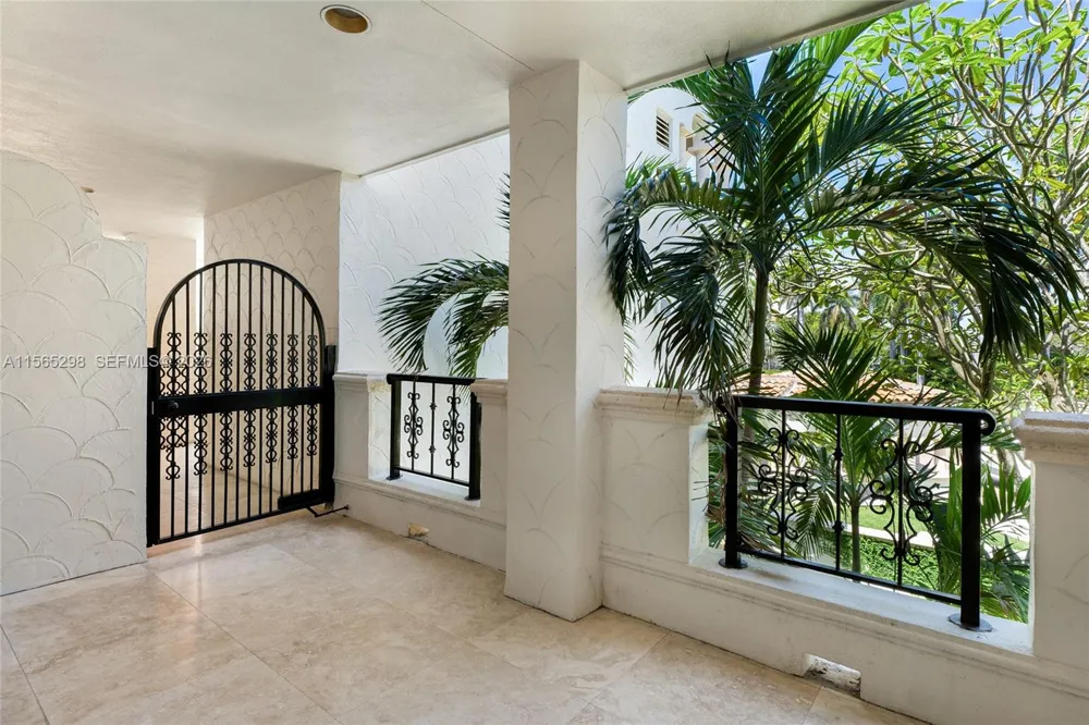 2221 Fisher Island Dr #3201 Miami Beach, FL 33109