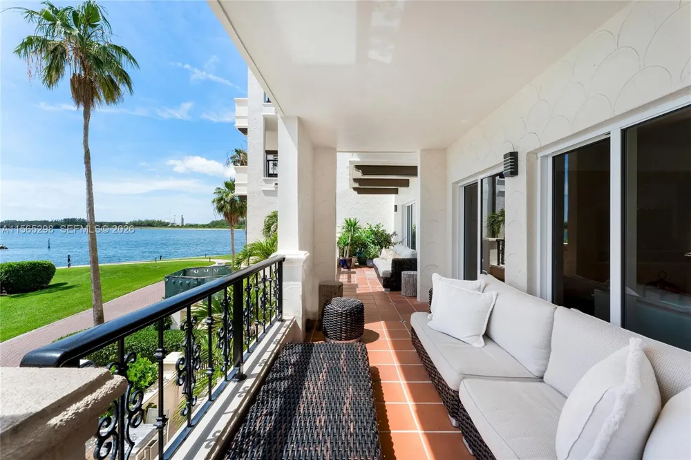 2221 Fisher Island Dr #3201 Miami Beach, FL 33109