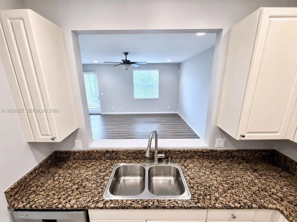 3909 White Peacock Ln Coconut Creek, FL 33073