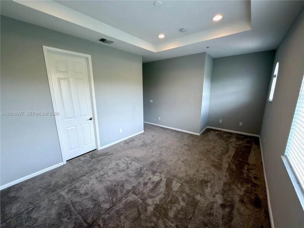 3909 White Peacock Ln Coconut Creek, FL 33073