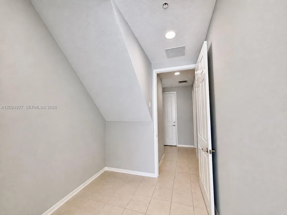 3909 White Peacock Ln Coconut Creek, FL 33073
