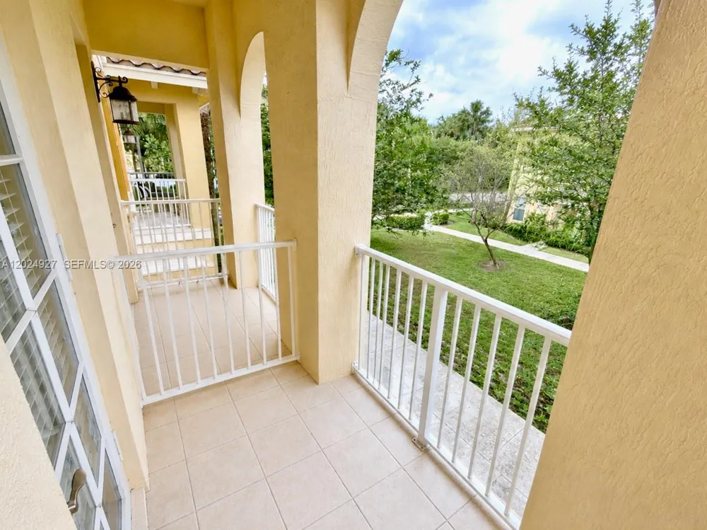 3909 White Peacock Ln Coconut Creek, FL 33073