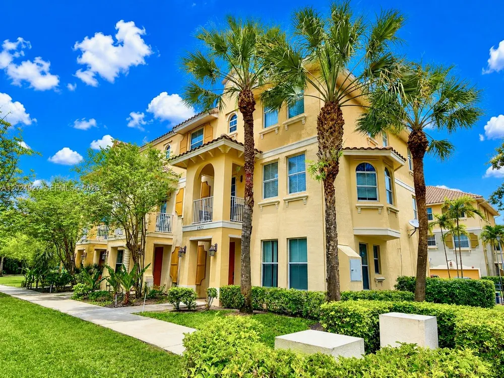 3909 White Peacock Ln Coconut Creek, FL 33073