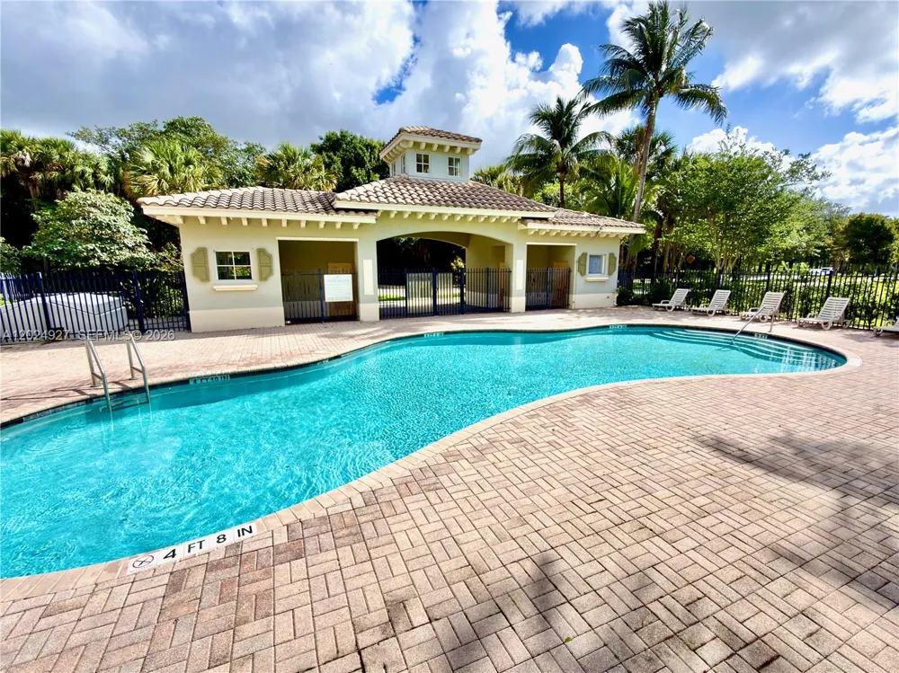 3909 White Peacock Ln Coconut Creek, FL 33073