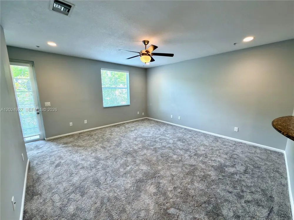 3909 White Peacock Ln Coconut Creek, FL 33073