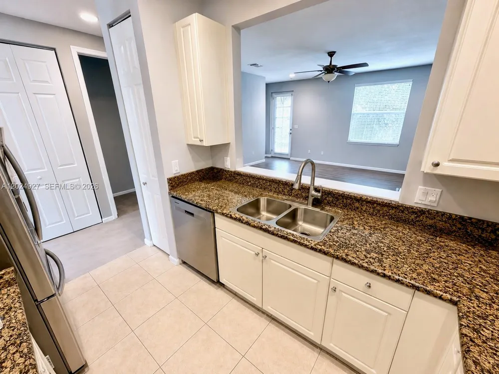 3909 White Peacock Ln Coconut Creek, FL 33073