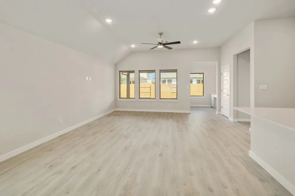 107 Malibu Hutto, TX 78634